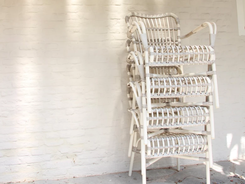 Lucy dining armchair