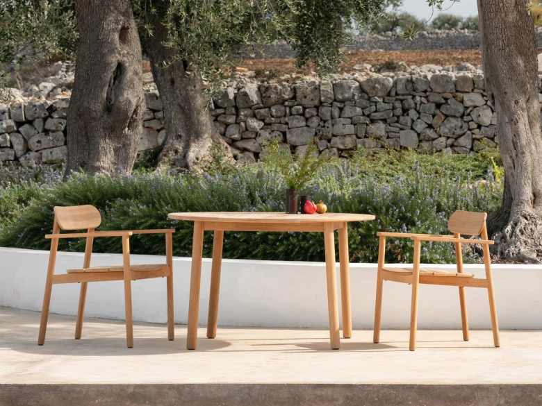 Freya dining armchair