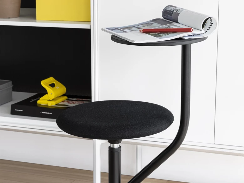 Tabouret avec tablette Aaron S440