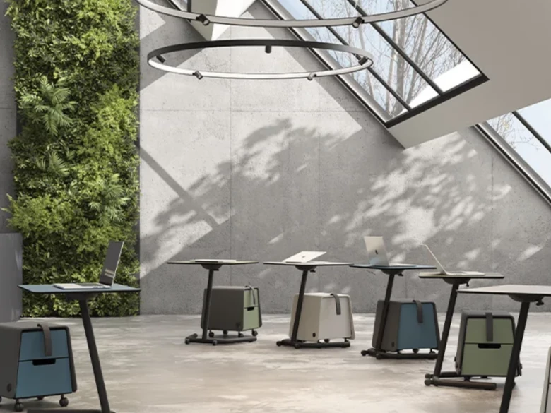 Pouf à roulettes avec plateau Pony