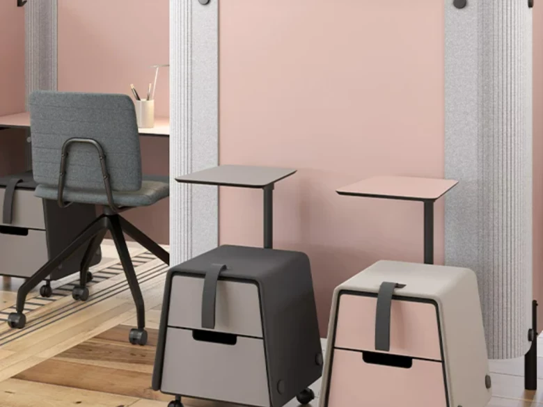 Pouf à roulettes avec plateau Pony