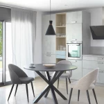 Chaise Mael beige avec pieds en acier noir - 7