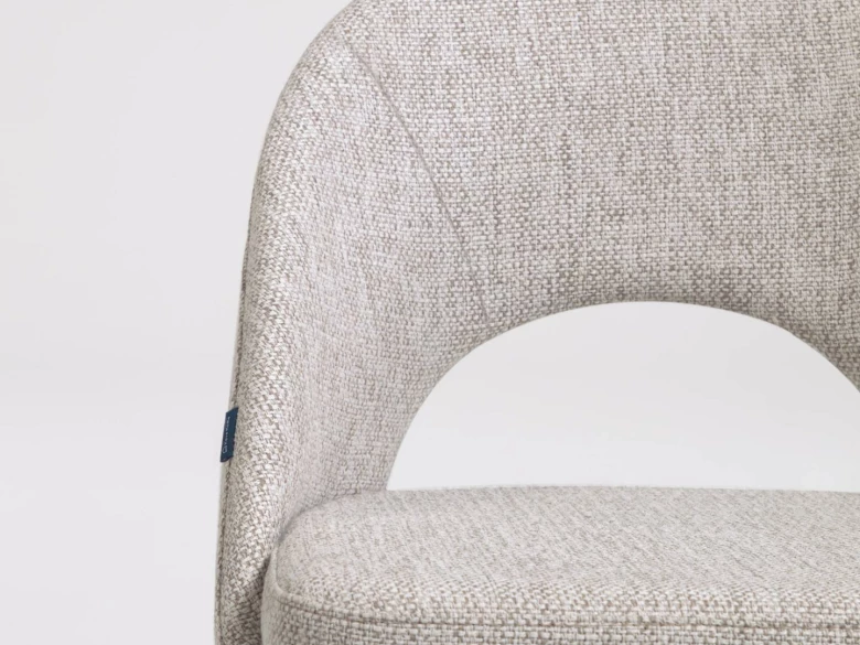 Chaise Mael beige avec pieds en acier noir