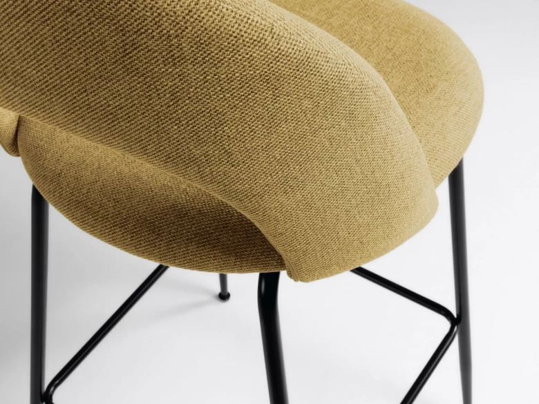 Tabouret haut Mahalia en tissu Moutarde