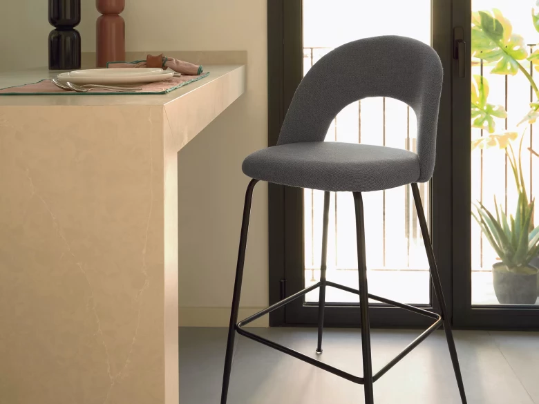 Tabouret haut Mahalia en tissu gris foncé
