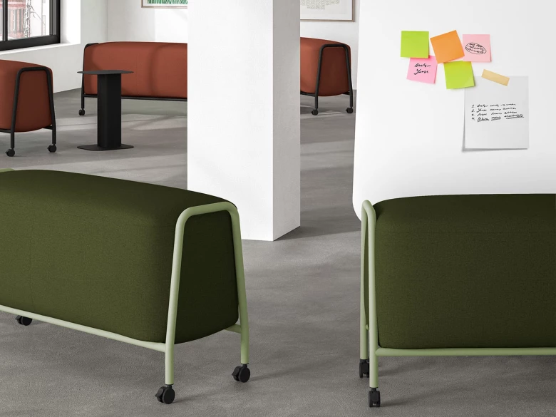 Pouf sur roulettes Boss PU en tissu marron