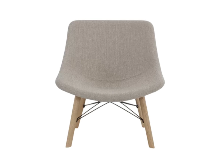 Fauteuil Auki avec pieds en bois S115