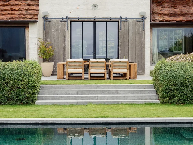 Chaise Low Dining Susan - teck recyclé avec coussin