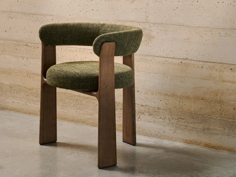 Chaise 3 pieds Granite - tissu chenille vert / bois de frêne finition foncée