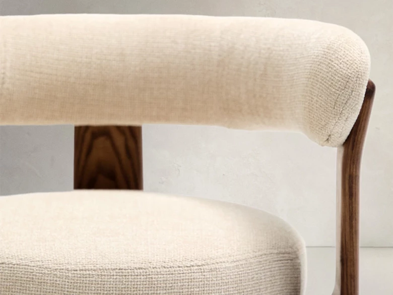 Chaise 3 pieds Granite - tissu chenille beige / bois de frêne finition foncée