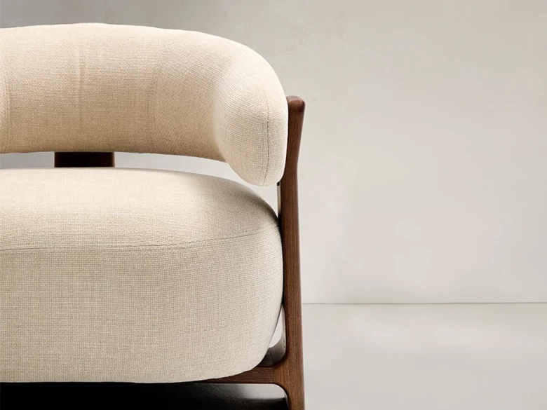 Fauteuil Granite - tissu chenille beige / bois de frêne finition foncée