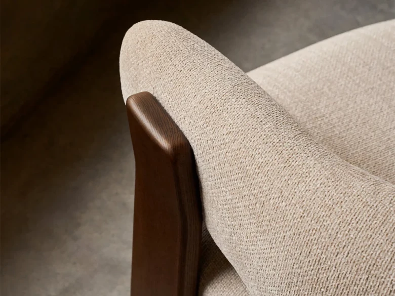 Fauteuil Granite - tissu chenille beige / bois de frêne finition foncée