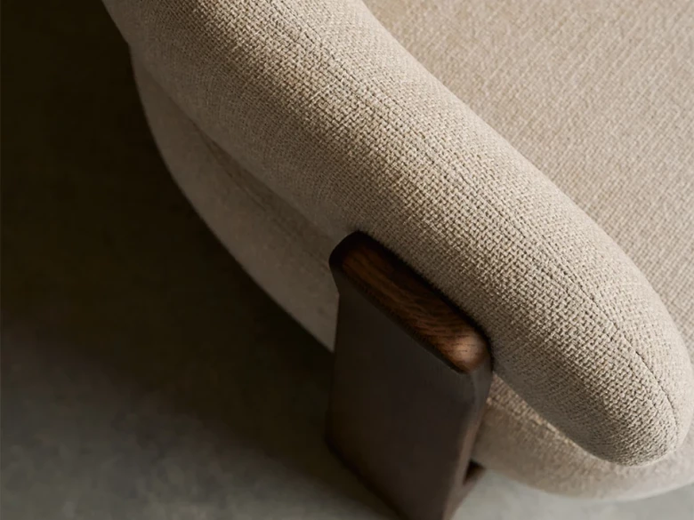 Fauteuil Granite - tissu chenille beige / bois de frêne finition foncée