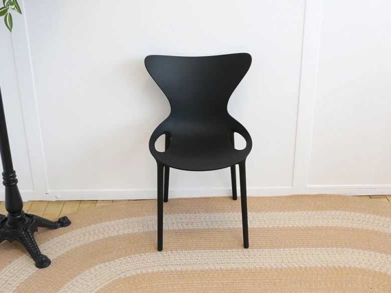 Chaise Love Vondom - noir - seconde vie (très bon état)