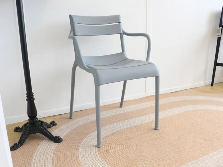 Chaise souvenir 555 - gris clair - seconde vie