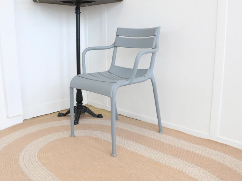Chaise souvenir 555 - gris clair - seconde vie