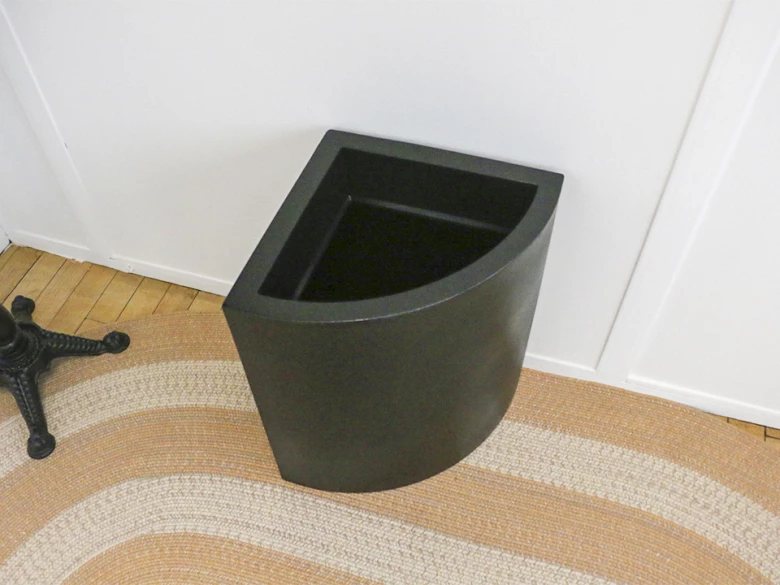 Pot Angular Vondom - noir - seconde vie