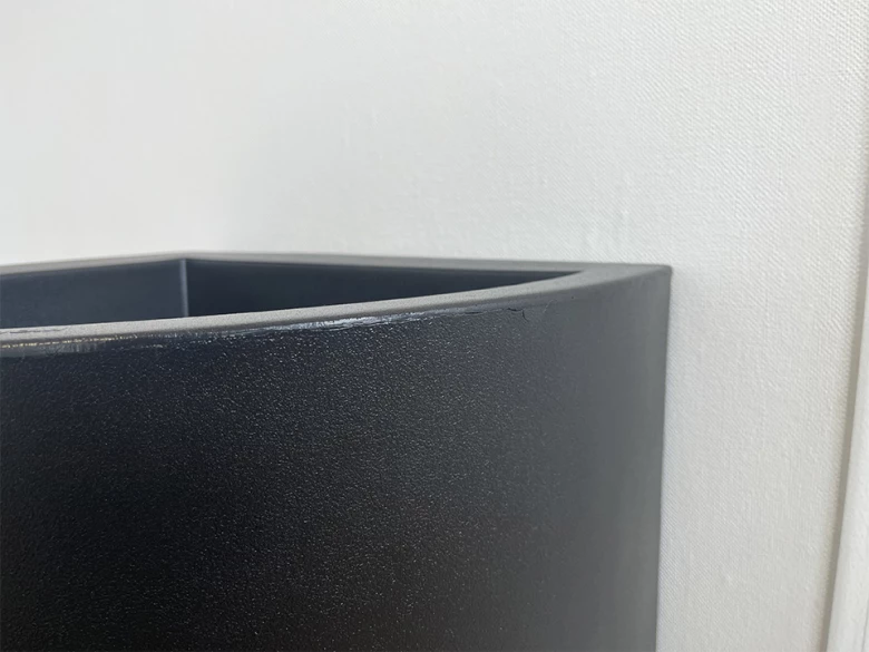 Pot Angular Vondom - noir - seconde vie