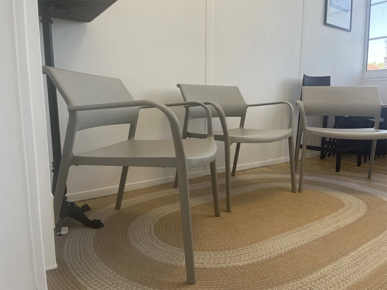 Fauteuil Ara 316 Pedrali - beige - (lot de 6) - seconde vie