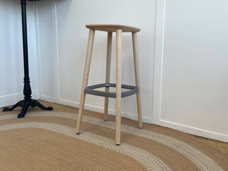 Tabouret Haut Babila 2706 Pedrali - frêne et aluminium - seconde vie