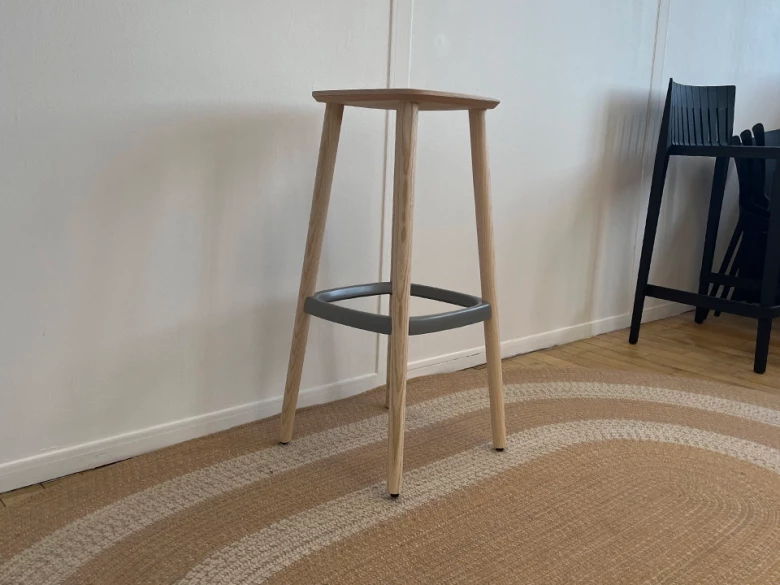 Tabouret Haut Babila 2706 Pedrali - frêne et aluminium - seconde vie