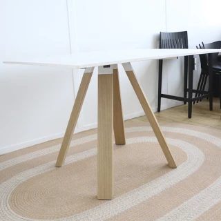 Table Carrée Arki Pedrali - 99x99 cm chêne et blanc - seconde vie