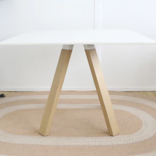 Table Carrée Arki Pedrali - 99x99 cm chêne et blanc - seconde vie