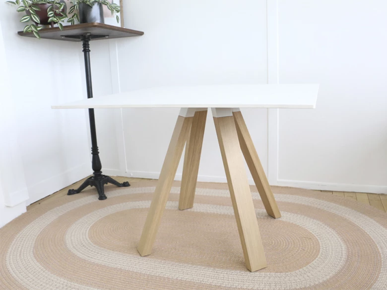 Table Carrée Arki Pedrali - 99x99 cm chêne et blanc - seconde vie