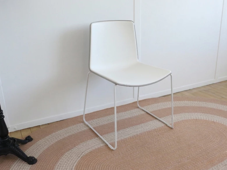 Chaise Tweet 897 Pedrali - blanc et beige - seconde vie