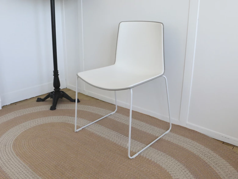 Chaise Tweet 897 Pedrali - blanc et beige - seconde vie
