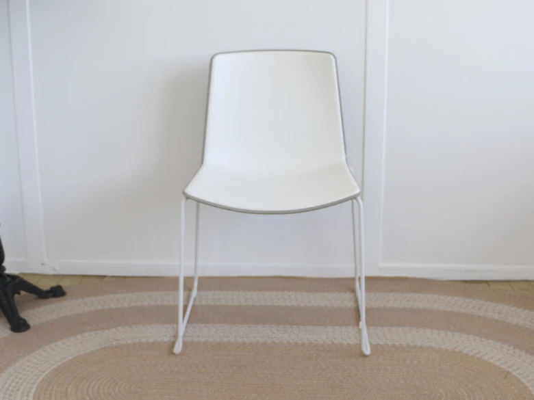 Chaise Tweet 897 Pedrali - blanc et beige - seconde vie