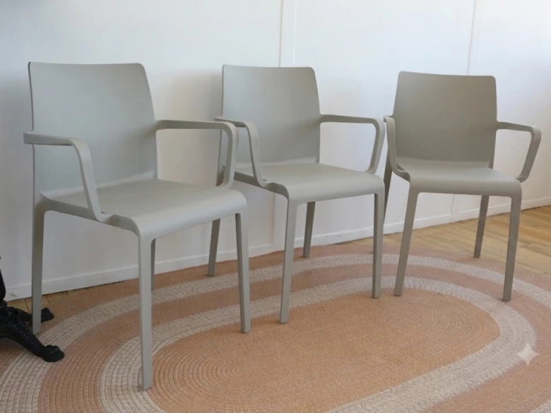 Chaise Volt 674 Pedrali - beige - (lot de 3) - seconde vie