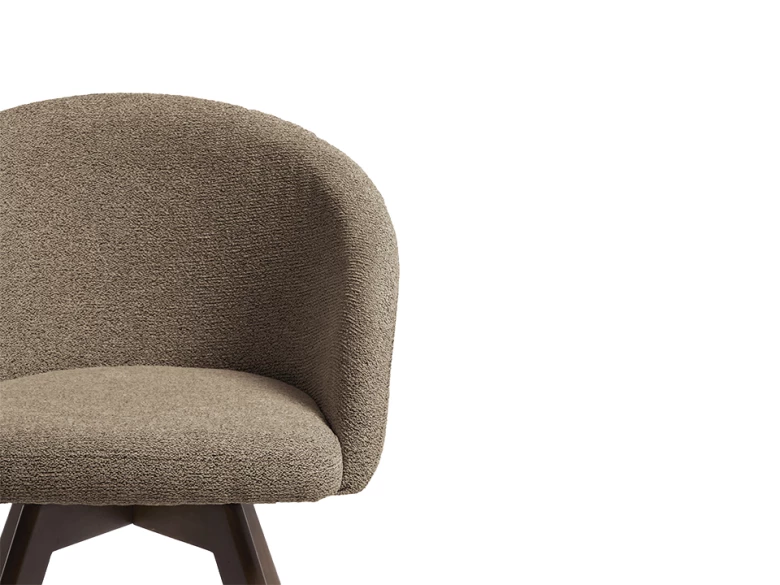 Chaise giratoire Marvin en chenille marron et pieds en chêne finition noyer