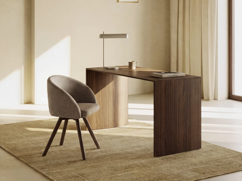 Chaise giratoire Marvin en chenille marron et pieds en chêne finition noyer