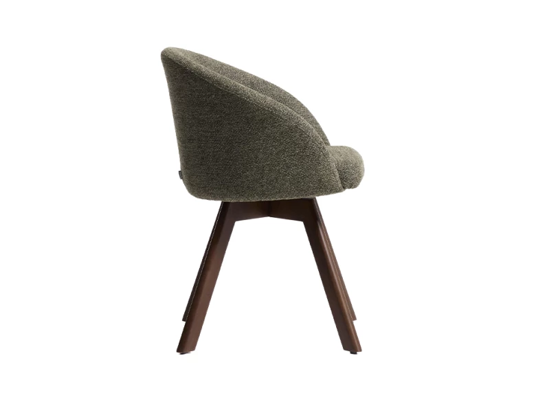Chaise giratoire Marvin en chenille verte et pieds en chêne finition noyer