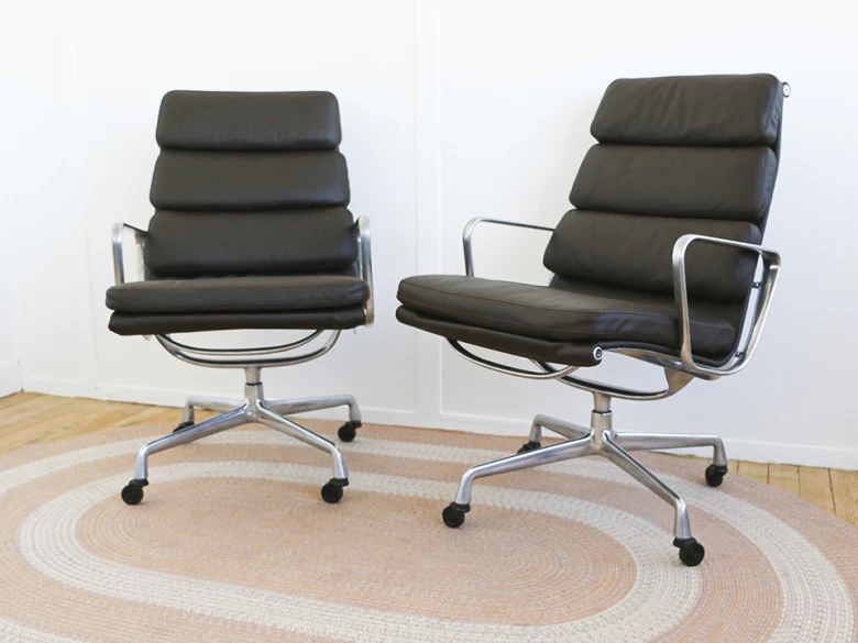 Vitra - fauteuil Soft Pad EA 216 - cuir marron et aluminium - seconde vie (Lot de 2)