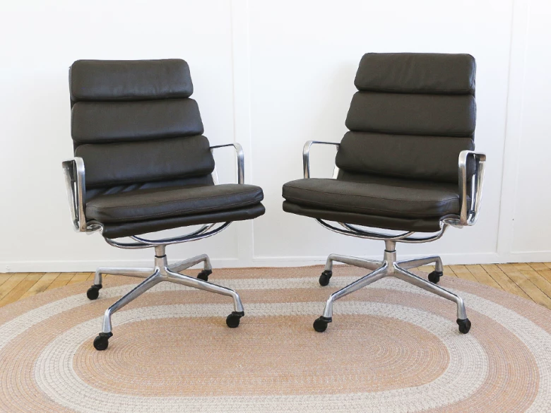 Vitra - fauteuil Soft Pad EA 216 - cuir marron et aluminium - seconde vie (Lot de 2)